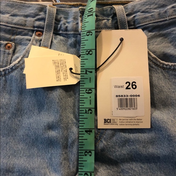 NWT Levis Mid Thigh Shorts- Luxor Capital - Picture 12 of 14